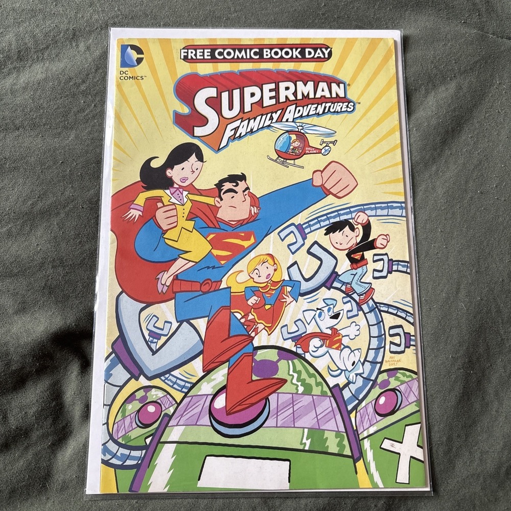 DC Comics Superman Family Adventures Green Lantern Young Justice FCBD 2012 Comic